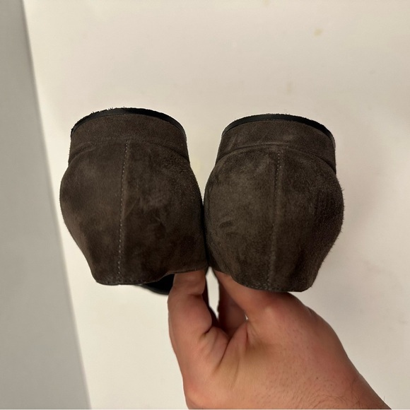 Stuart Weitzman Suede Pointed Toe Flats in Grey Size 9.0 M - Picture 7 of 13